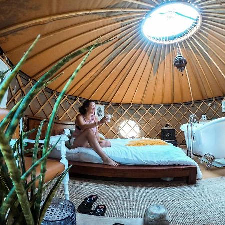 Отель Cerchio Del Desiderio Glamping Retreat Пескара Экстерьер фото