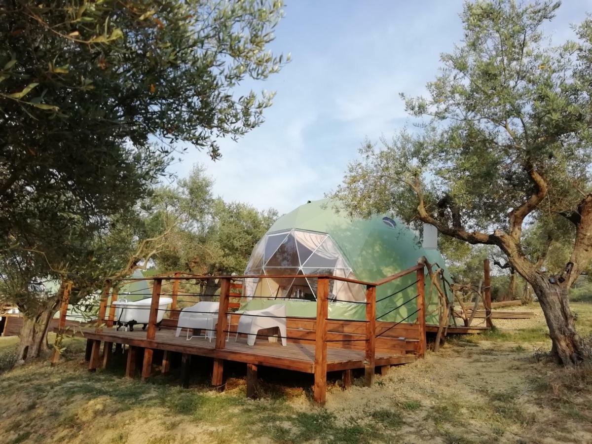 Отель Cerchio Del Desiderio Glamping Retreat Пескара Экстерьер фото